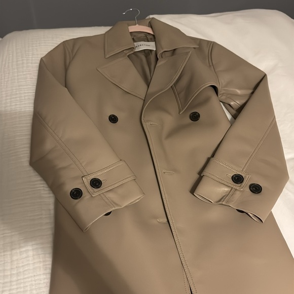 babaton tabloid trench coat - Picture 3 of 5